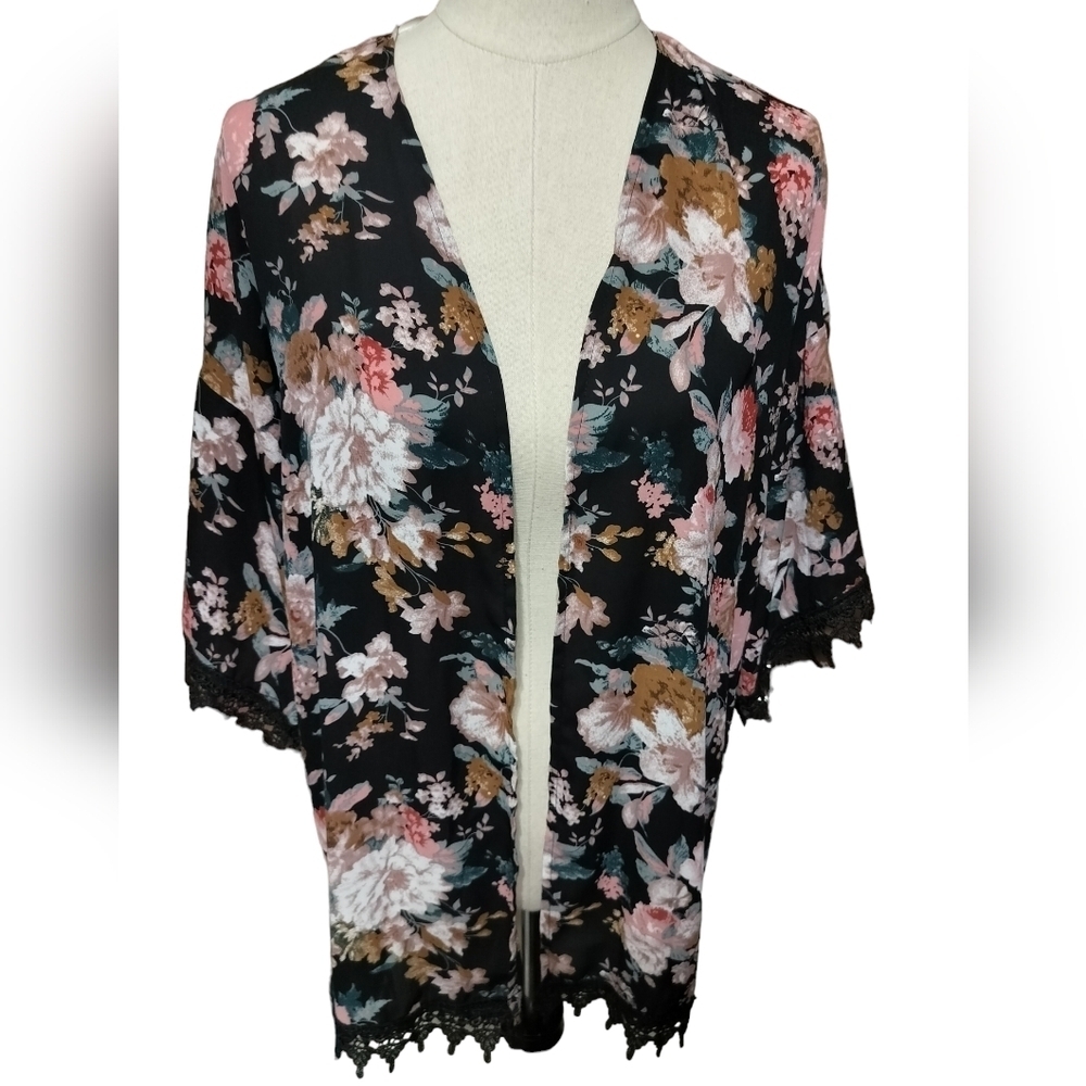 2194) Daniel Rain Black Floral Print Lace Trim Open Front Kimono Top Size XS/S.